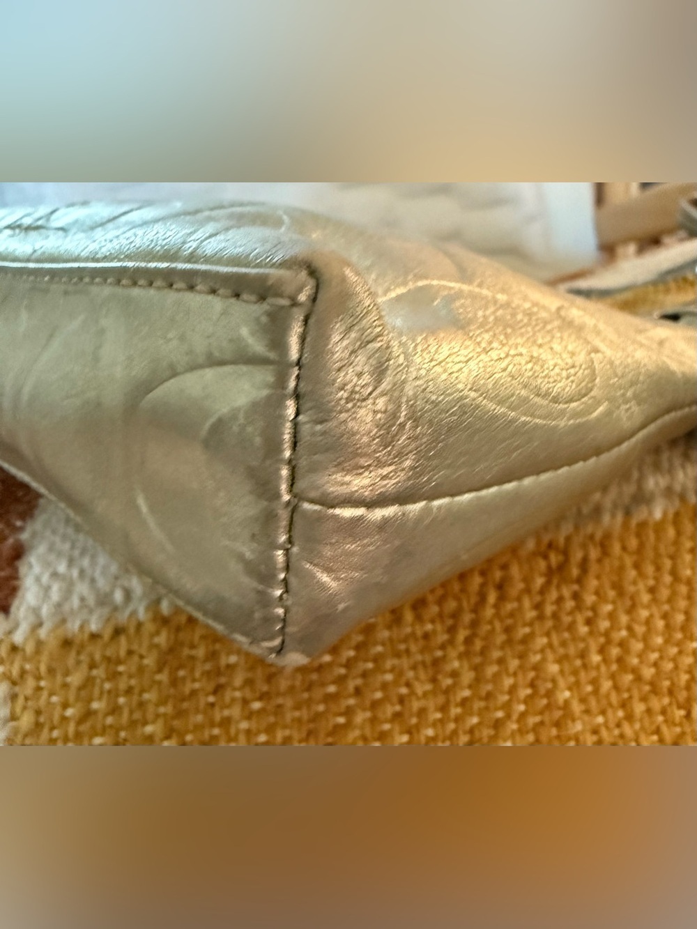 Coach Metallic Gold Embossed Signature Leather Wristlet Clutch Y2K - Picture 7 of 13